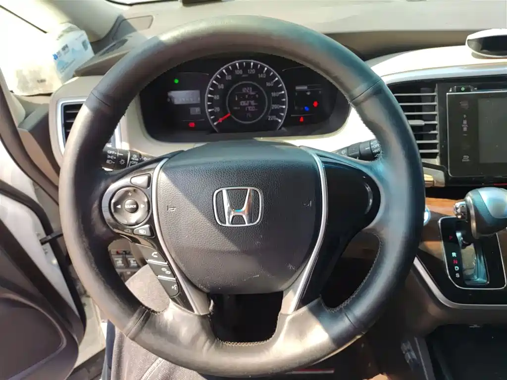 Honda Odyssey 2018 — фото 11