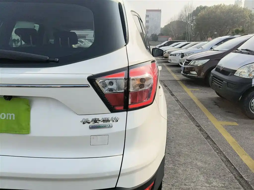 Ford Kuga 2016 — фото 8