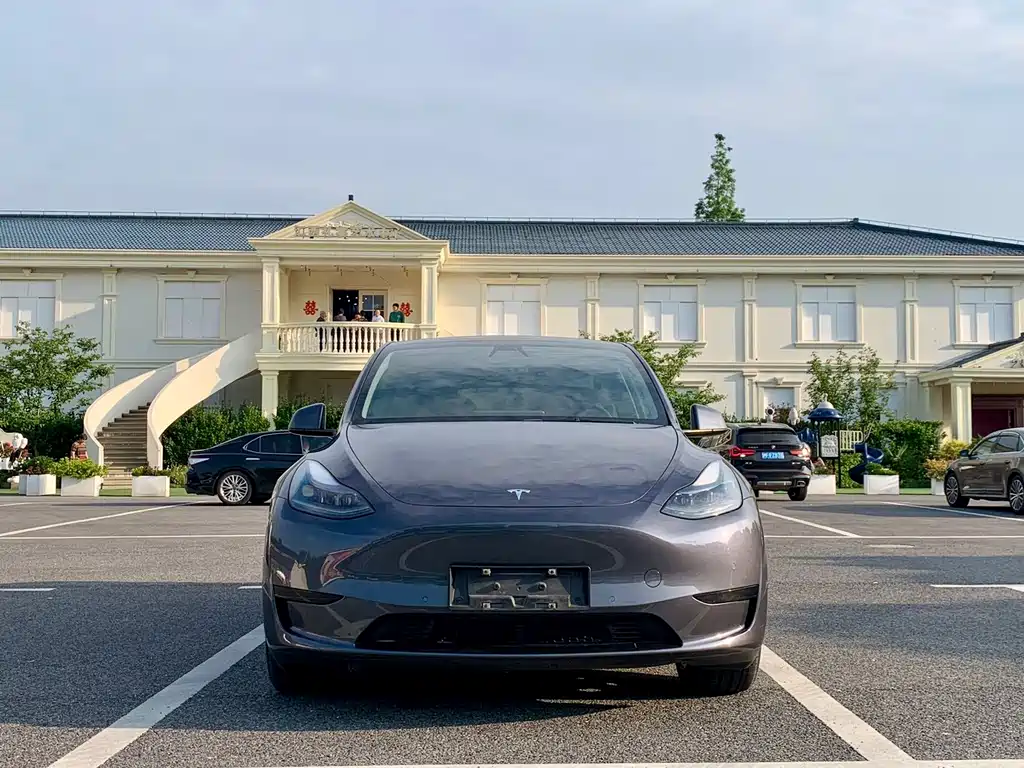 Tesla Model Y 2022 — фото 2