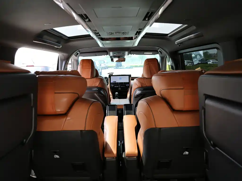 Toyota Alphard 2025 — фото 6