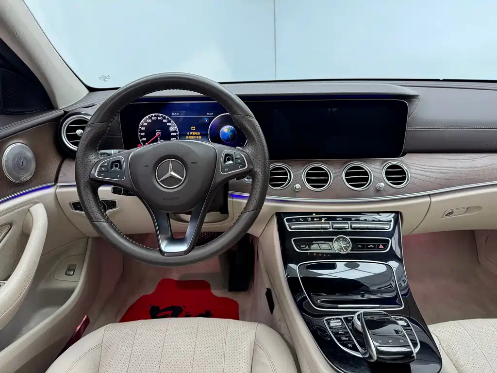 Mercedes-Benz E-Class 2016 — фото 18