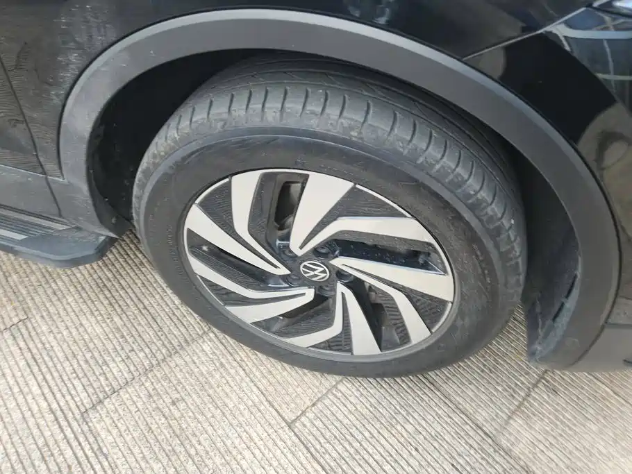 Volkswagen Tiguan L 2024