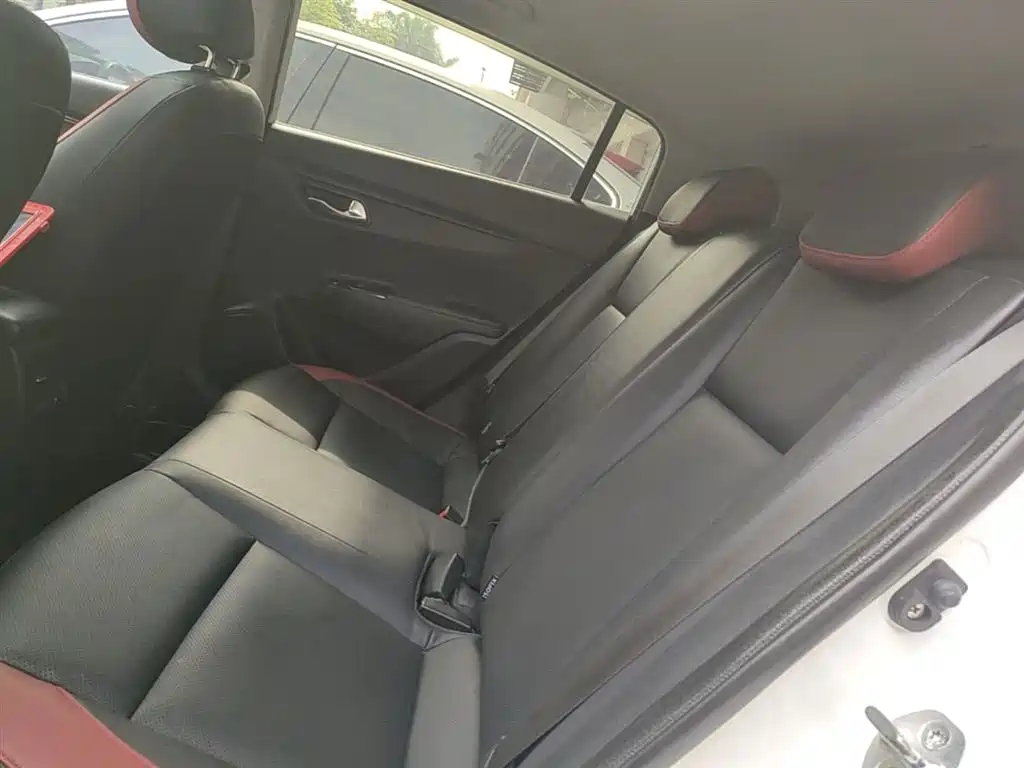 Kia KX Cross 2018 — фото 17