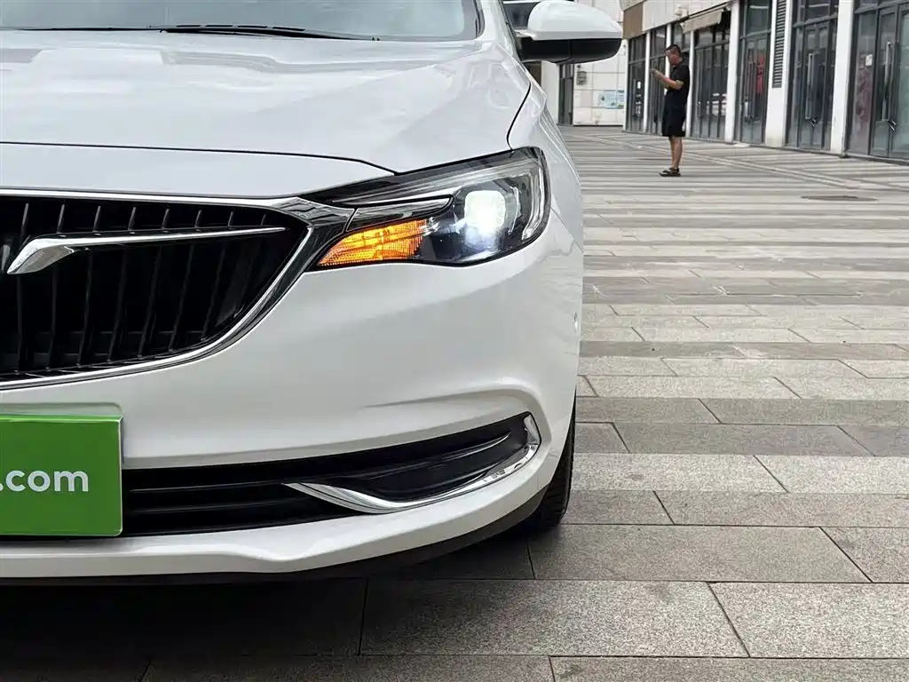 Buick Excelle 2018 — фото 24