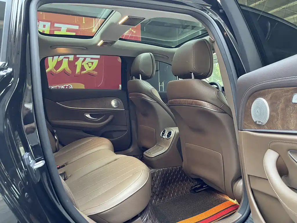 Mercedes-Benz E-Class 2023 — фото 15