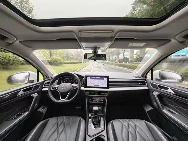 Volkswagen Tiguan L 2022