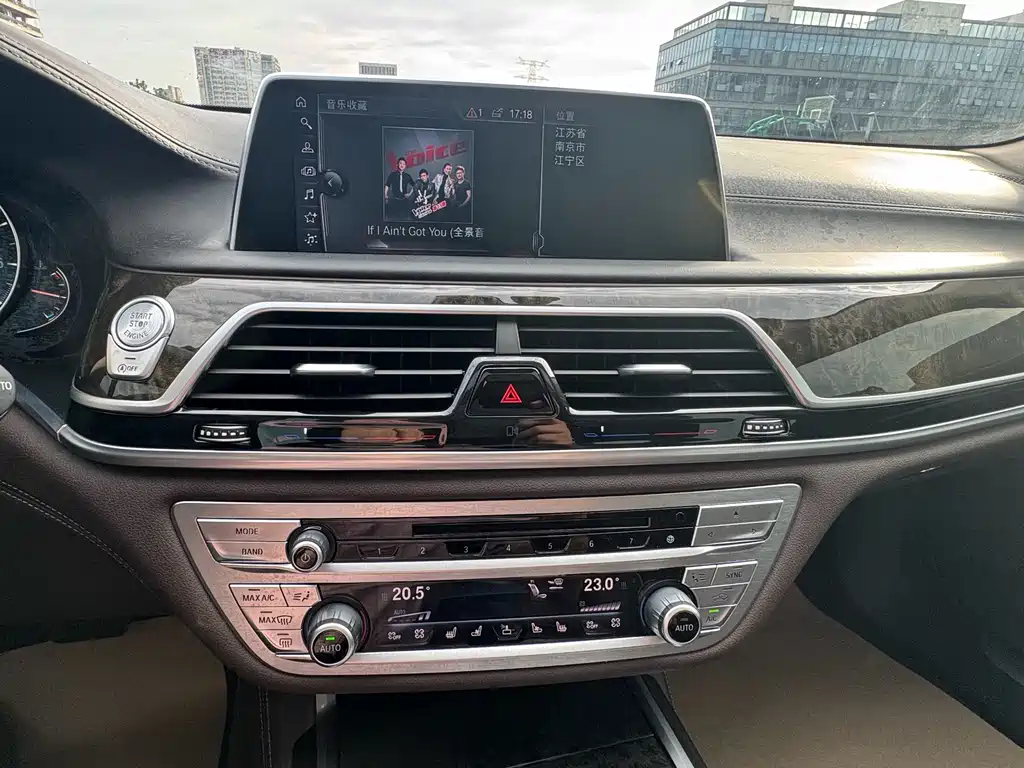 BMW 7 Series 2017 — фото 18