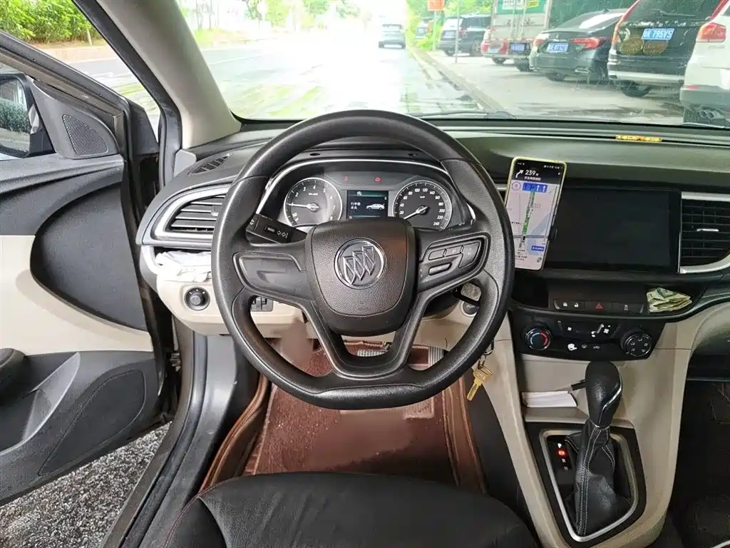 Buick Excelle 2015 — фото 3