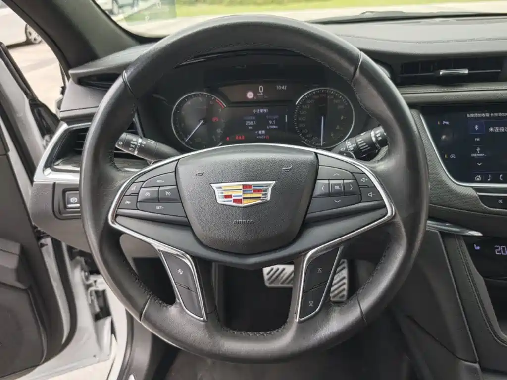 Cadillac XT5 2019 — фото 17