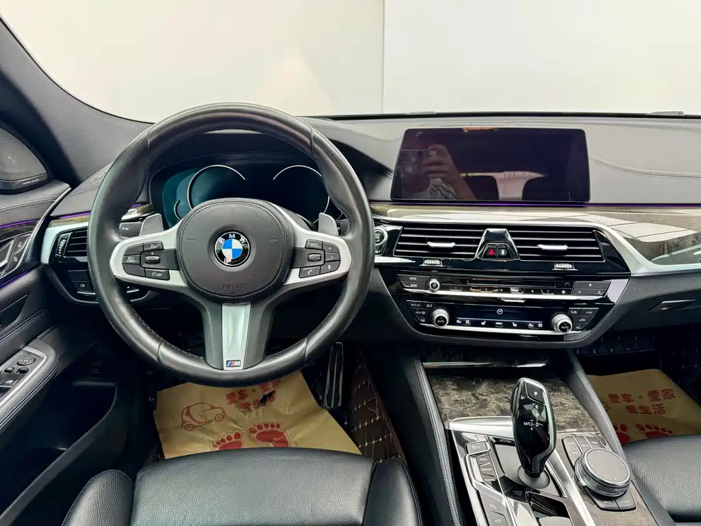 BMW 6 Series GT 2018 — фото 19