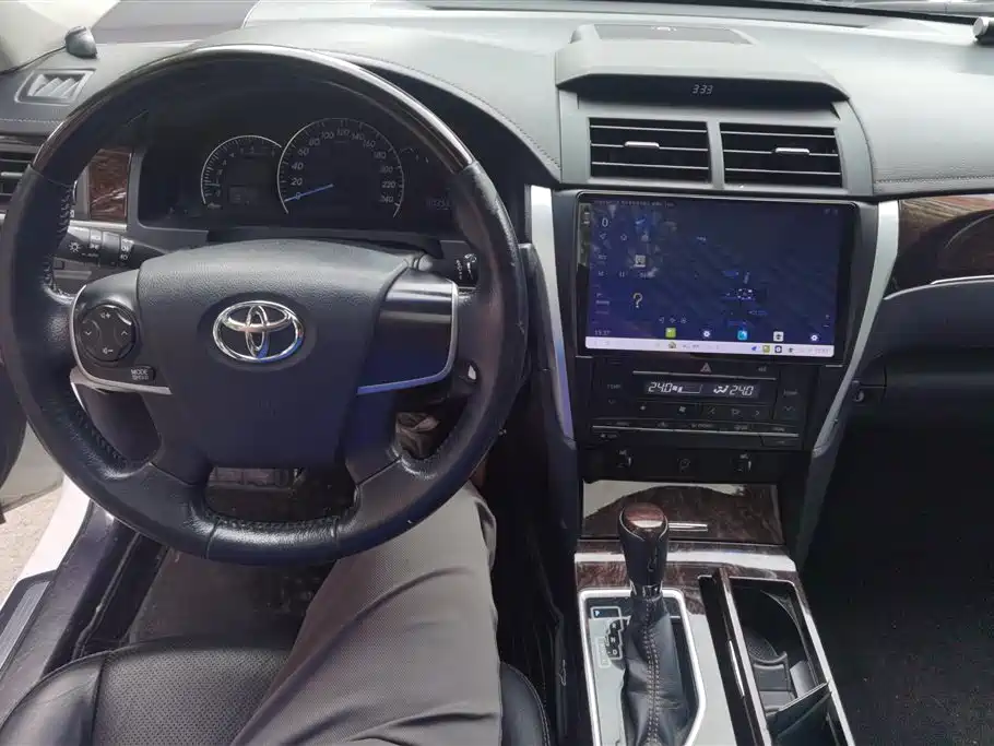 Toyota Camry 2017 — фото 12