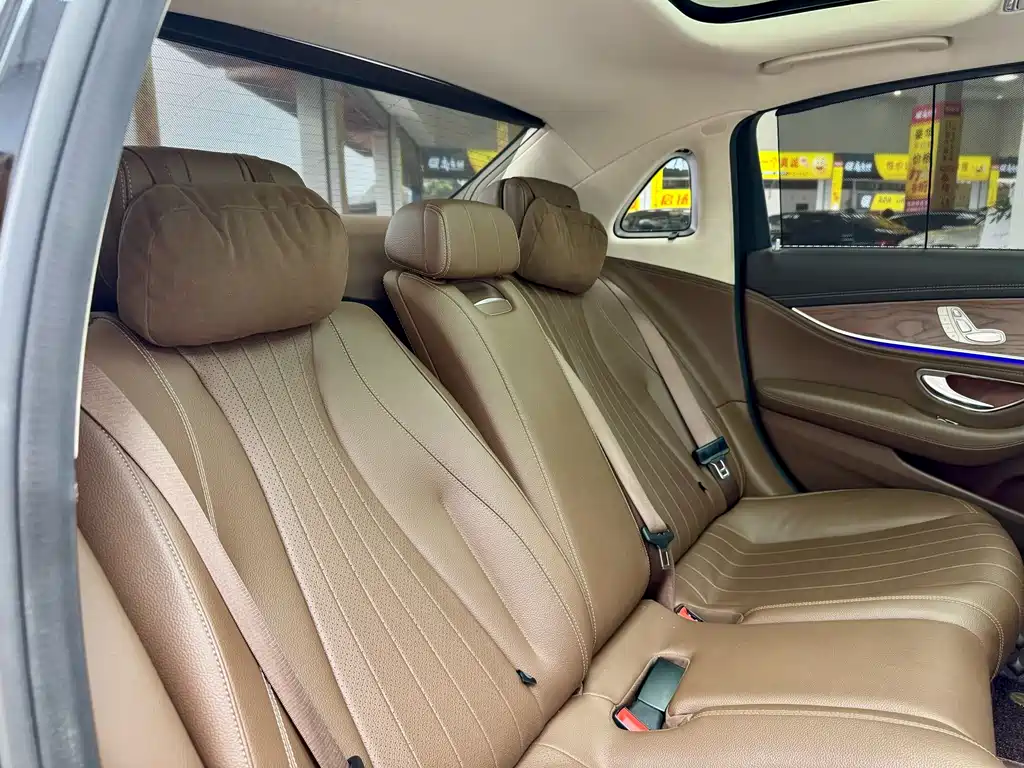 Mercedes-Benz E-Class 2022 — фото 12