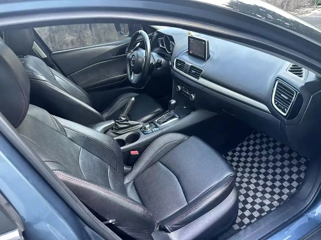 Mazda 3 Angkesela 2014