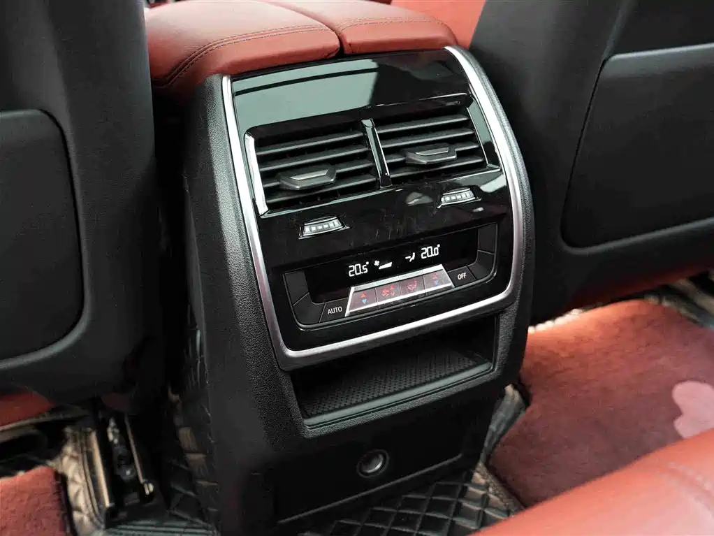 BMW X5 M 2022 — фото 18