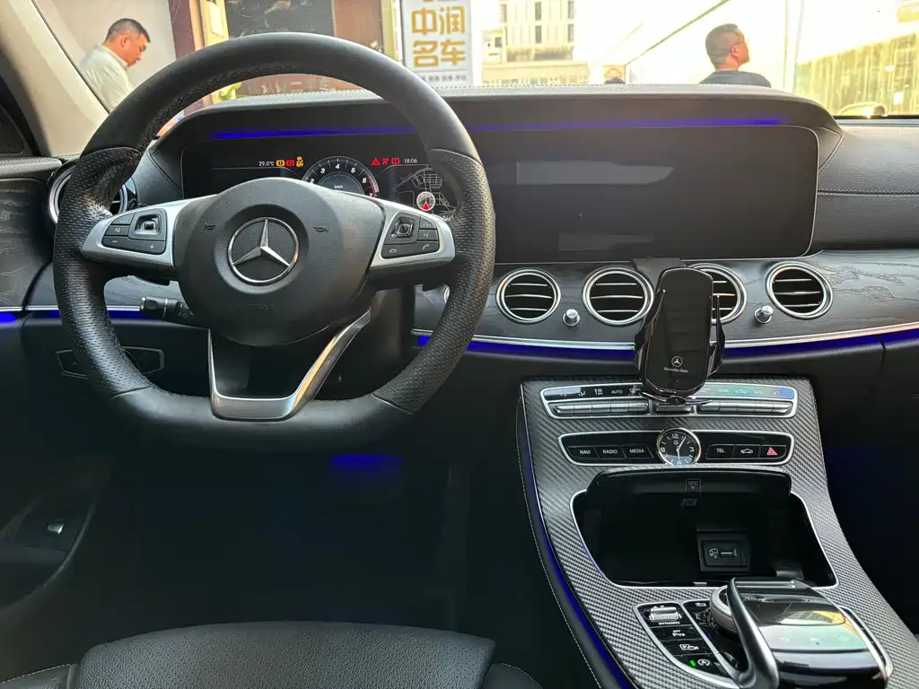 Mercedes-Benz E-Class 2017 — фото 14