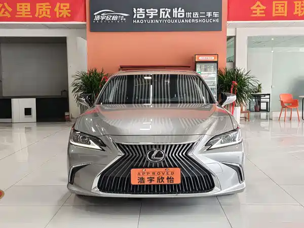 Lexus ES 2018