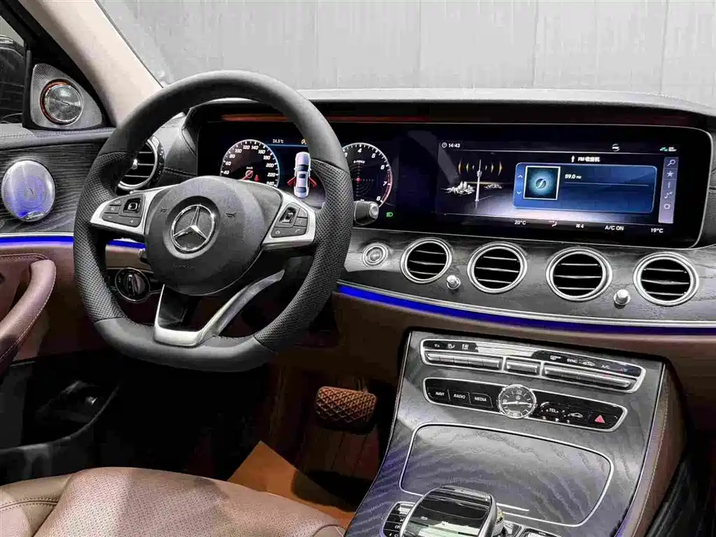 Mercedes-Benz E-Class 2018 — фото 10