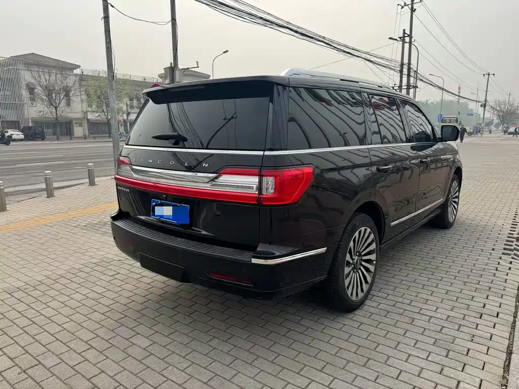 Lincoln Navigator 2021 — фото 19