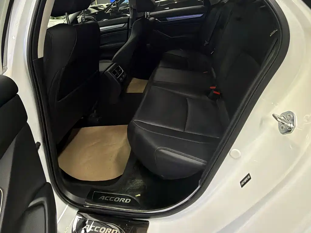 Honda Accord 2022 — фото 11
