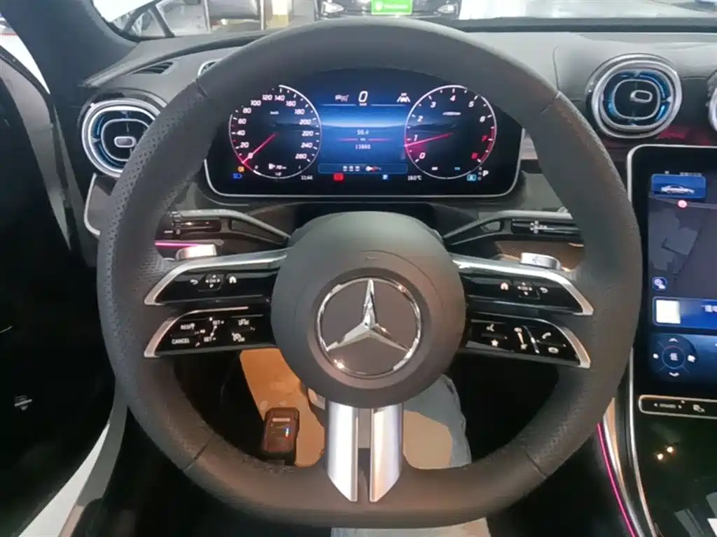 Mercedes-Benz C-Class 2026 — фото 11