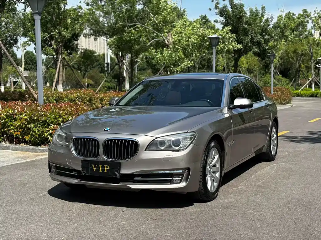 BMW 7 Series 2015 — фото 1