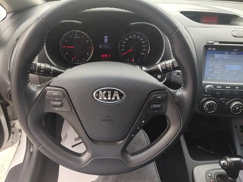 Kia K3 2015 — фото 11