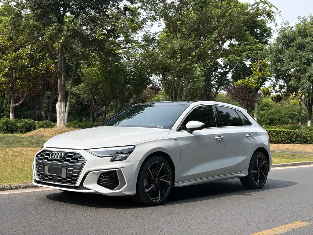Audi A3 2022 — фото 1