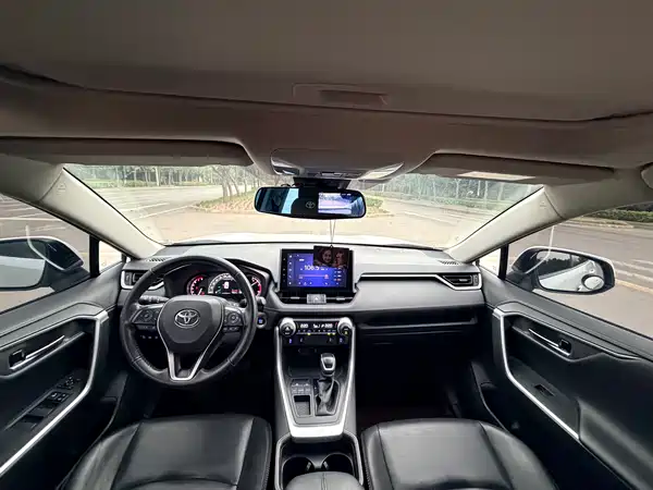 Toyota RAV4 2021