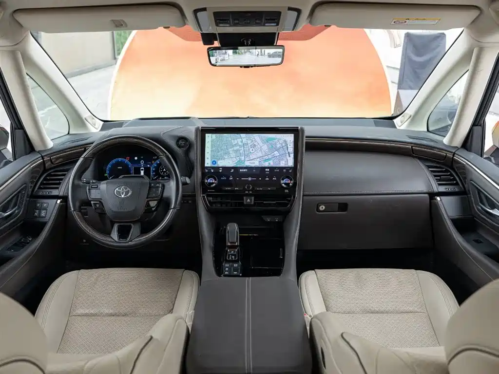 Toyota Alphard 2024 — фото 10