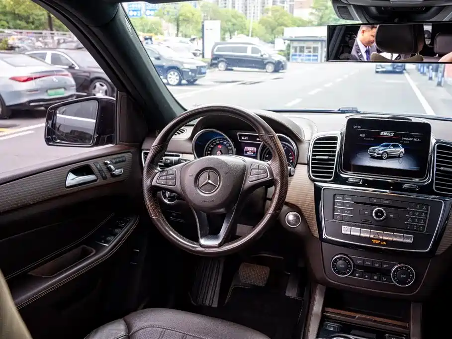 Mercedes-Benz GLE 2018 — фото 14