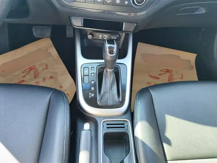 Kia KX3 2015 — фото 16