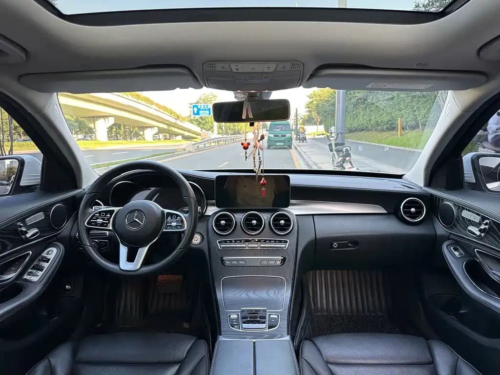 Mercedes-Benz C-Class 2019 — фото 13