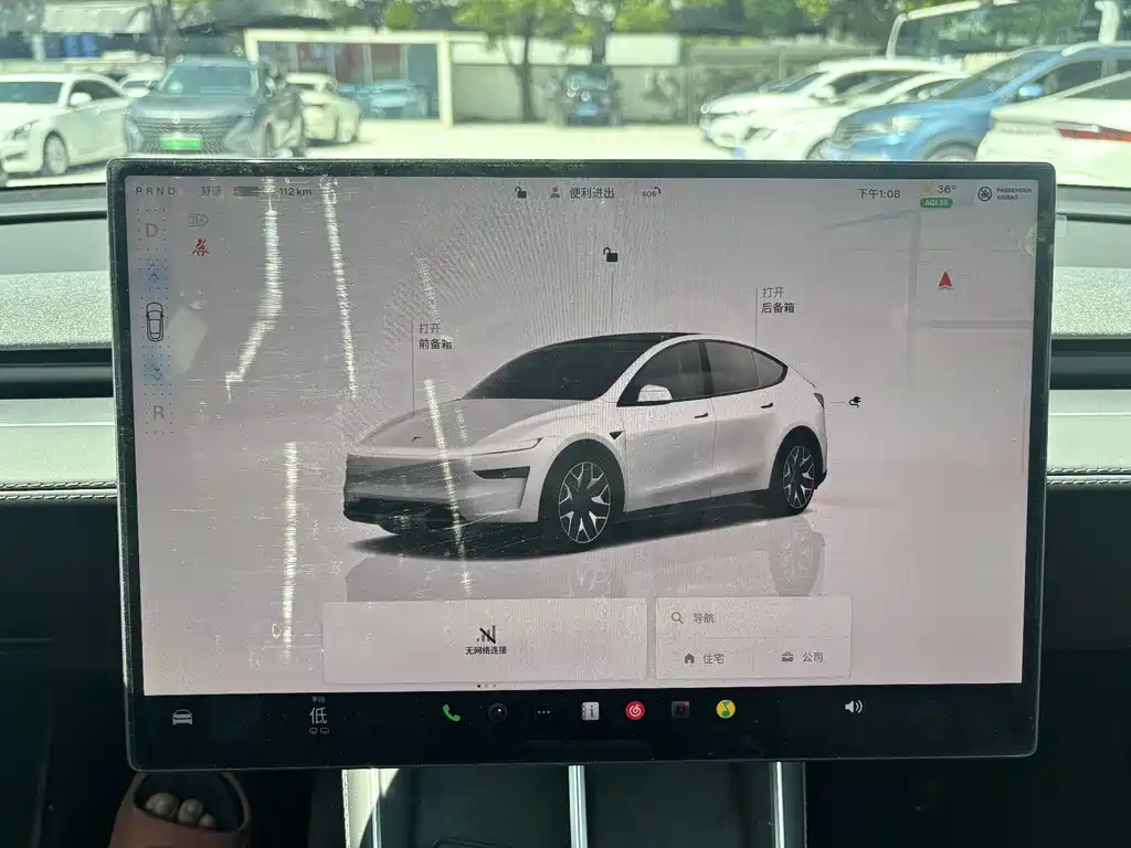 Tesla Model Y L 2026 — фото 12