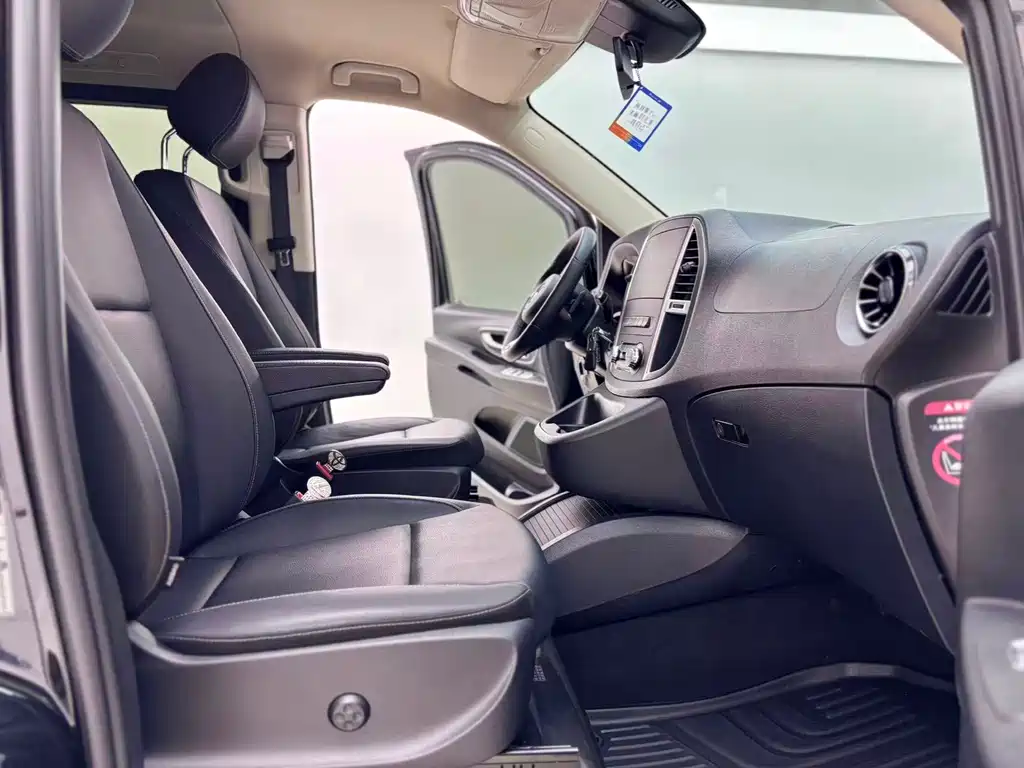 Mercedes-Benz Vito 2023 — фото 10
