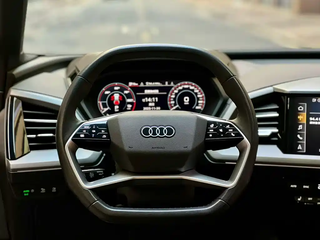 Audi Q5 e-tron 2023 — фото 5