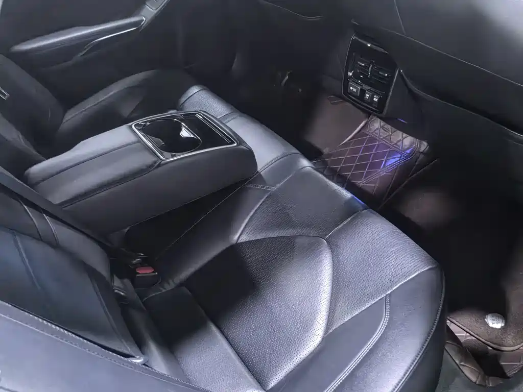 Toyota Avalon 2022 — фото 11