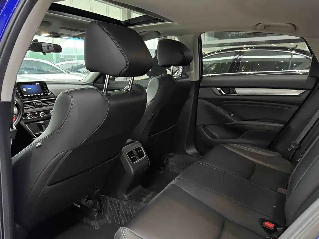Honda Accord 2021 — фото 10