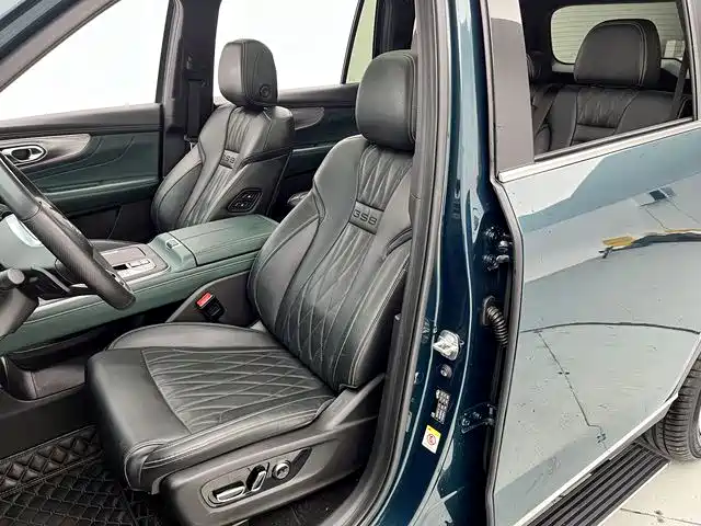 GAC Motor Trumpchi GS8 2021 — фото 15