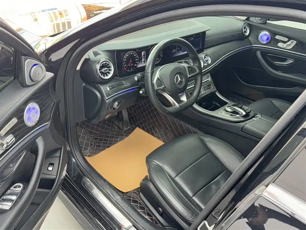Mercedes-Benz E-Class 2017 — фото 15