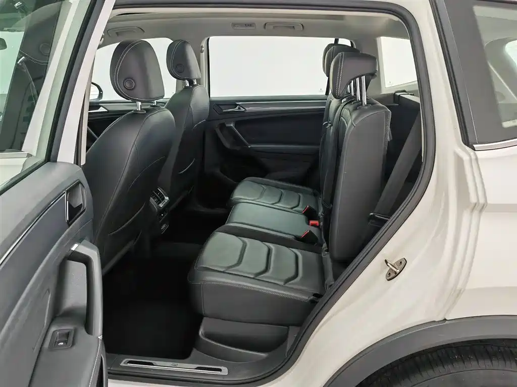 Volkswagen Tiguan L 2021 — фото 15