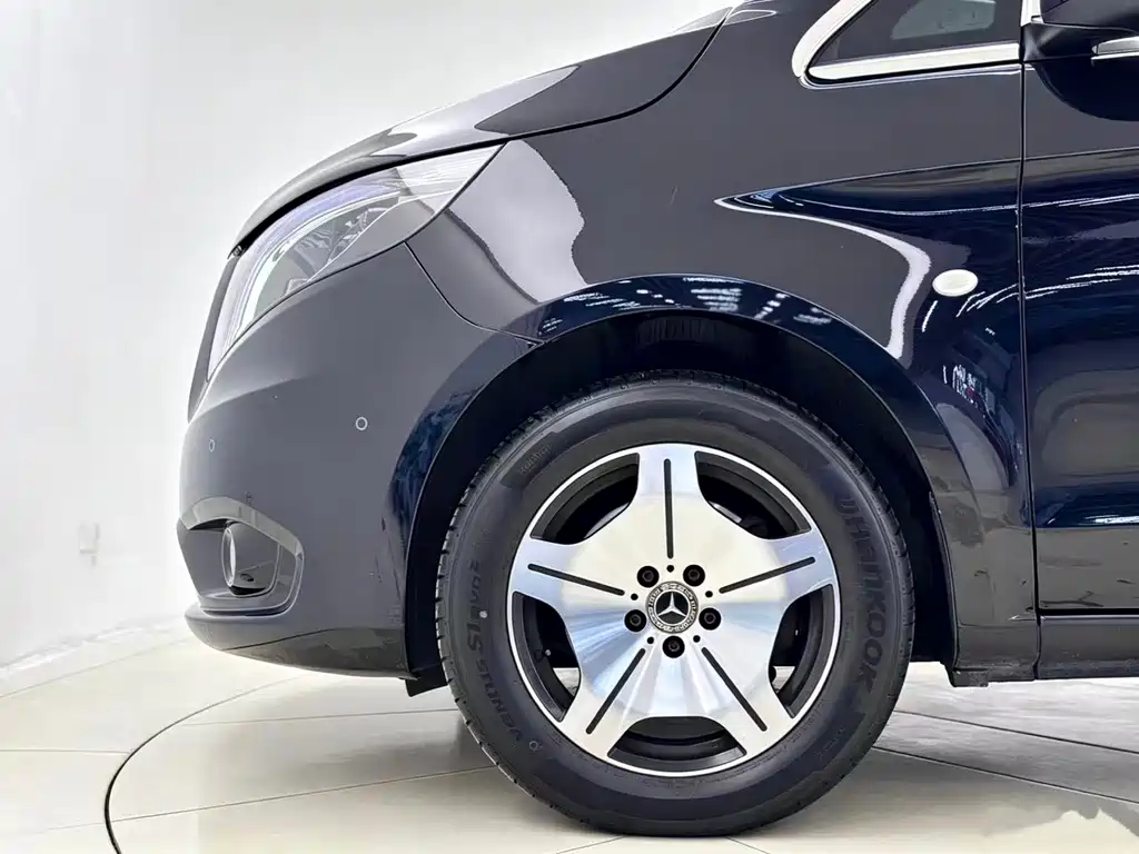 Mercedes-Benz Vito 2023 — фото 30