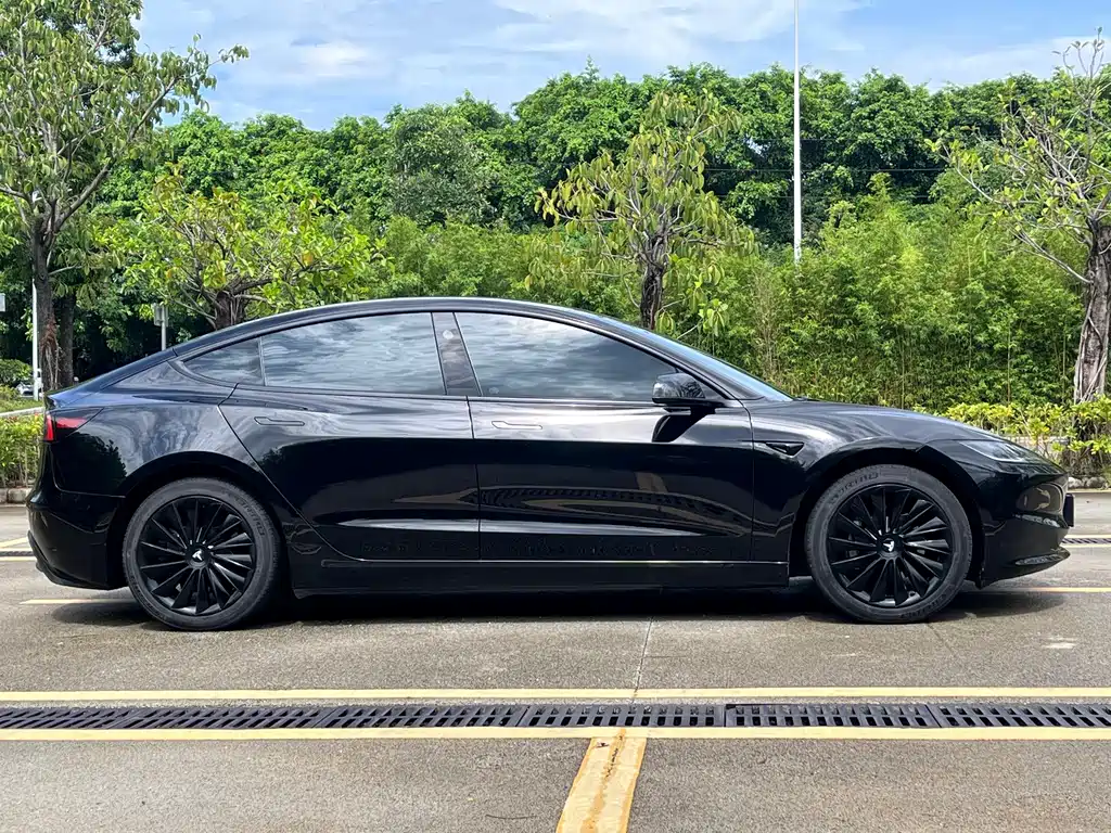 Tesla Model 3 2023 — фото 16
