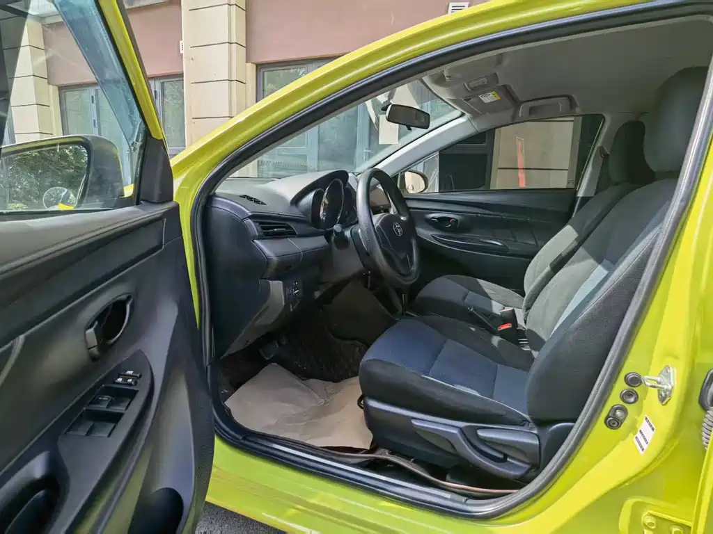Toyota Yaris L 2019 — фото 17