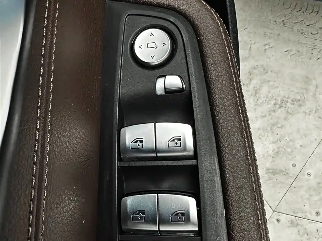 BMW 1 Series 2022 — фото 12