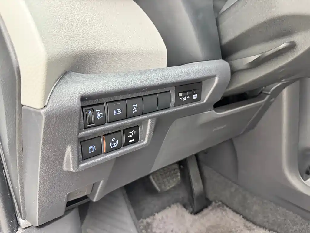 Toyota Sienna 2022 — фото 17