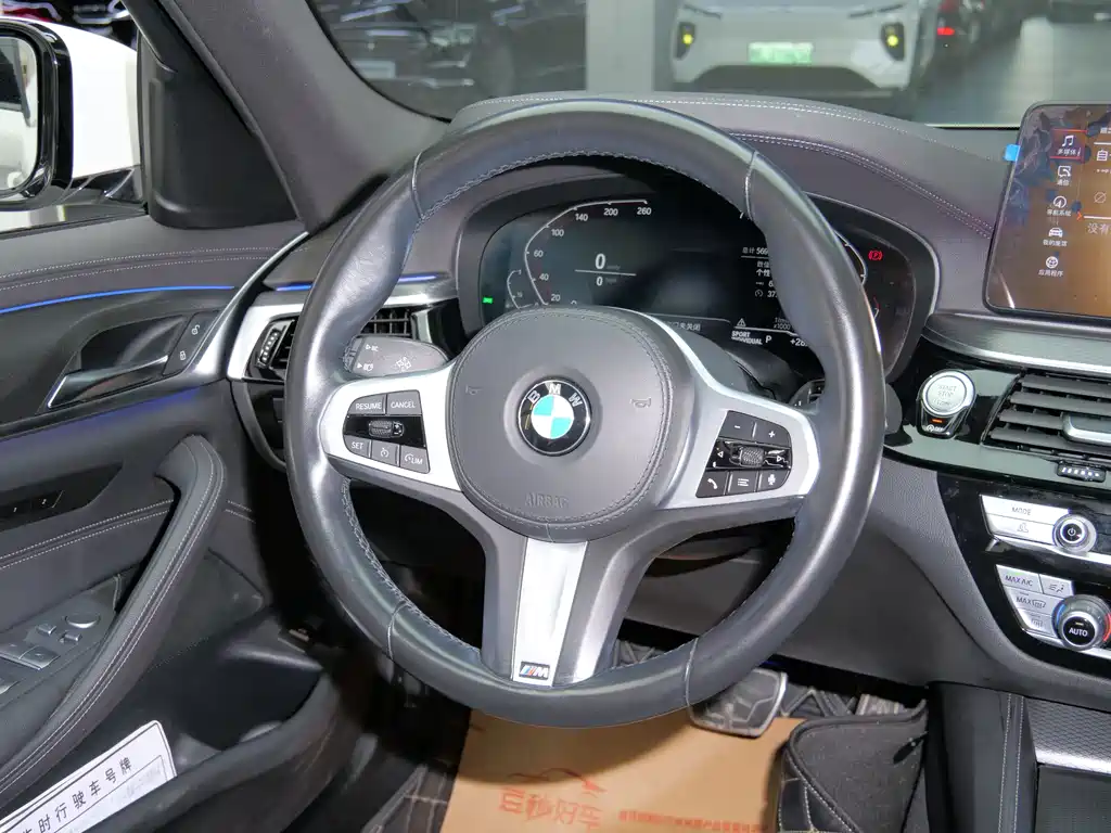 BMW 5 Series 2021 — фото 14