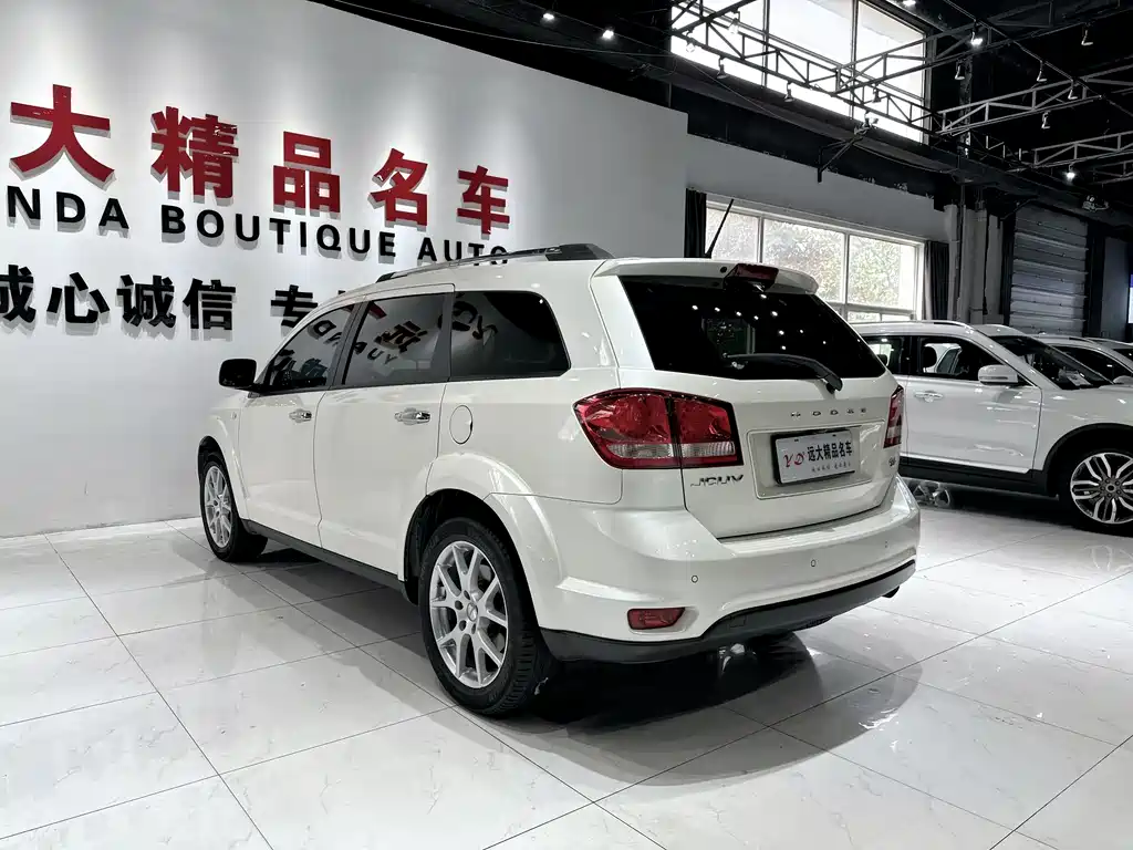 Dodge Journey 2014 — фото 17