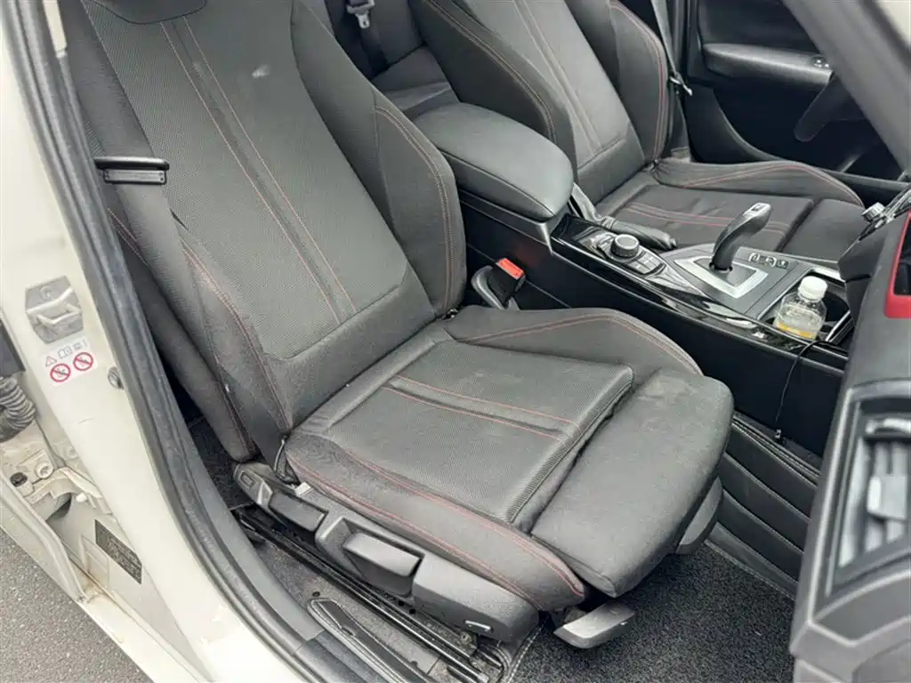 BMW 1 Series 2019 — фото 13