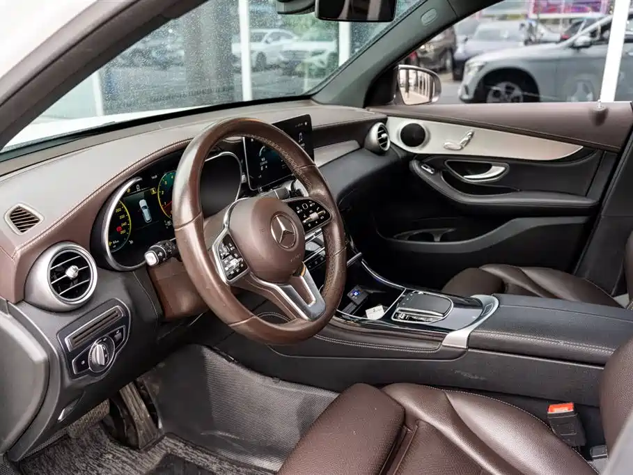 Mercedes-Benz GLC 2020 — фото 14