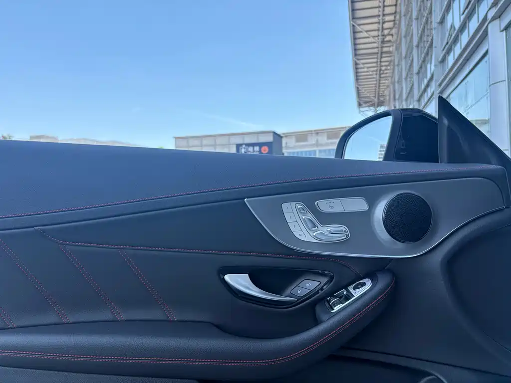 Mercedes-Benz C-Class 2023 — фото 4